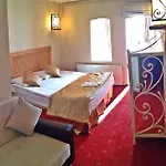 Deniz Hotel 3*