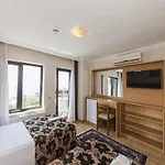 Deniz Hotel 3*